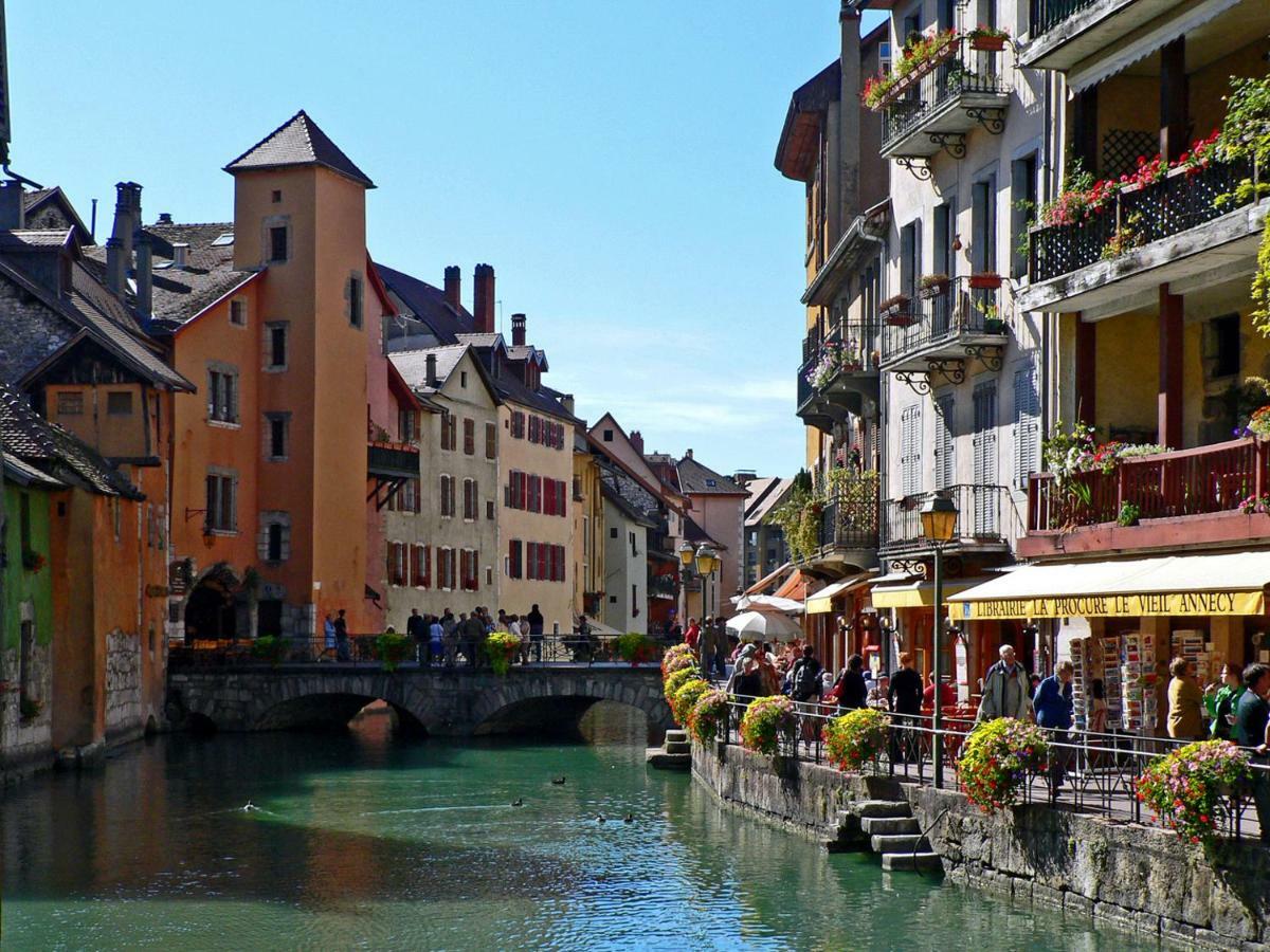 Les suites sainte claire Annecy Extérieur photo