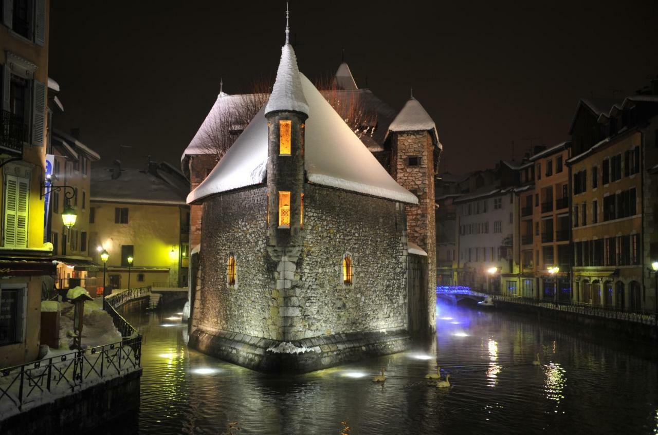 Les suites sainte claire Annecy Extérieur photo